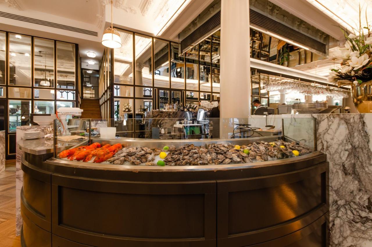 Hôtel Birks Montréal Exterior foto Seafood display at the Oyster Bar